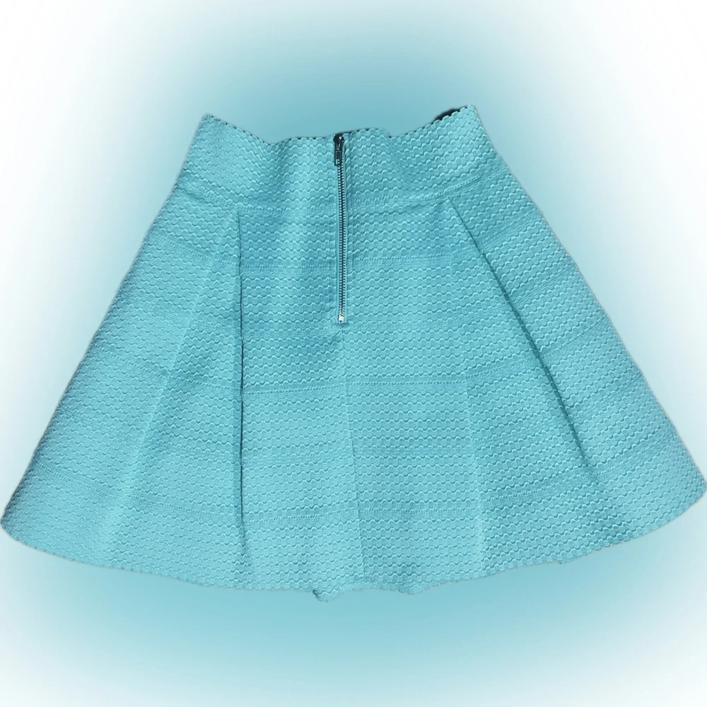EUC Aina Be SZ L skater skirt. Super cute, nice structured skirt/waist 24”-28” - Picture 3 of 6